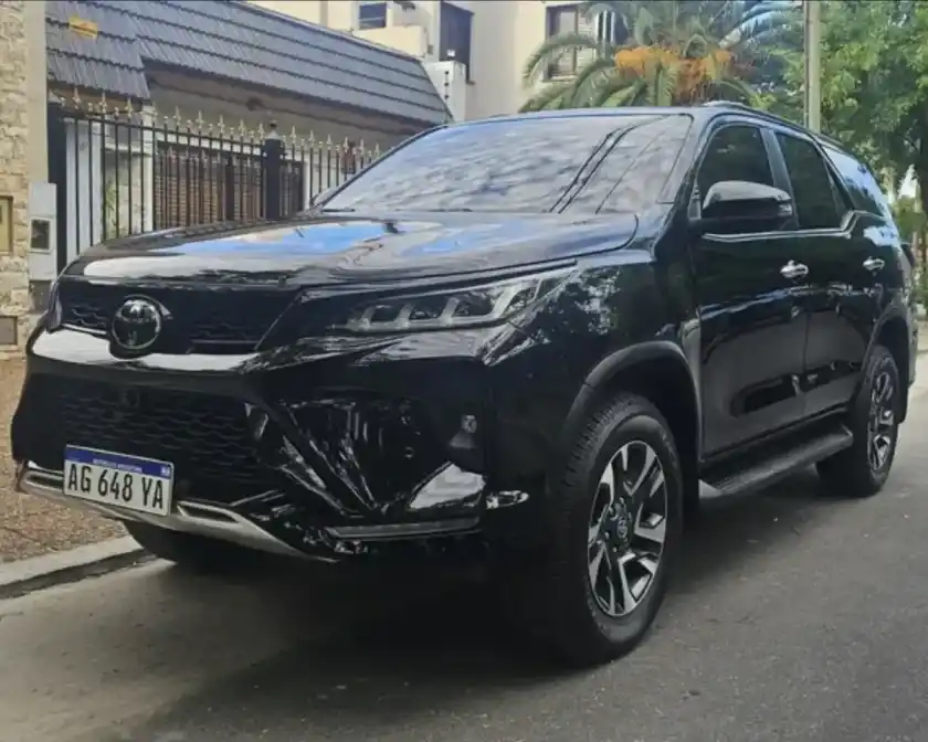 Toyota Hilux Sw4 2.8 Tdi Diamante Ii 4X4 7As 6At 2024 - foto 1