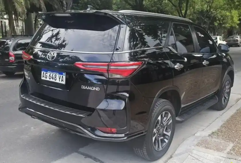 Toyota Hilux Sw4 2.8 Tdi Diamante Ii 4X4 7As 6At 2024 - foto 3