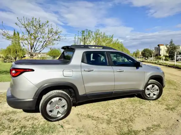 Fiat Toro 1.8 Freedom 4X2 At 2020 - foto 4