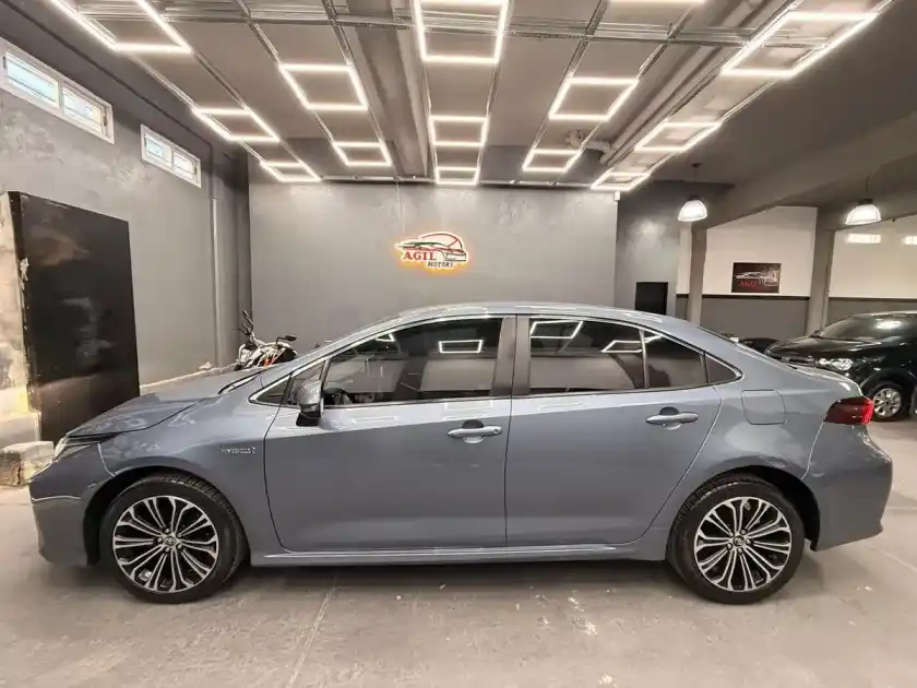 Toyota Corolla 1.8 Hev Seg Ecvt 2023 - foto 2