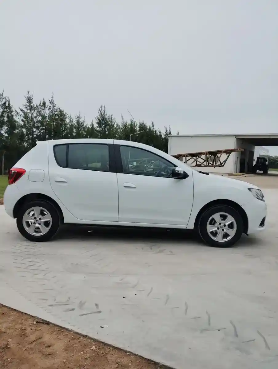 Renault Sandero 1.6 Privilege 105Cv 2016 - foto 4