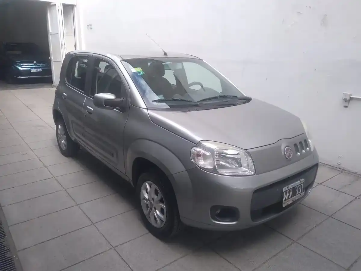 Fiat Uno 1.4 Attractive Pack Seg. 2014 - foto 4
