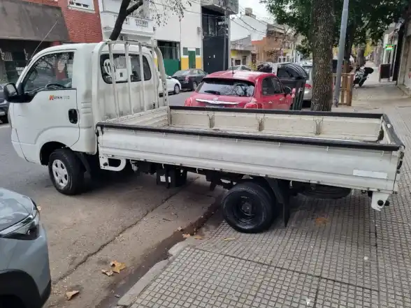 Kia K2500 2.5 Tdci Truck Aa C/Caja 4X2 2008 - foto 1