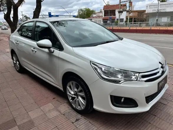Citroën C4 Lounge 2.0 Feel Pack 143Cv 2017 - foto 4