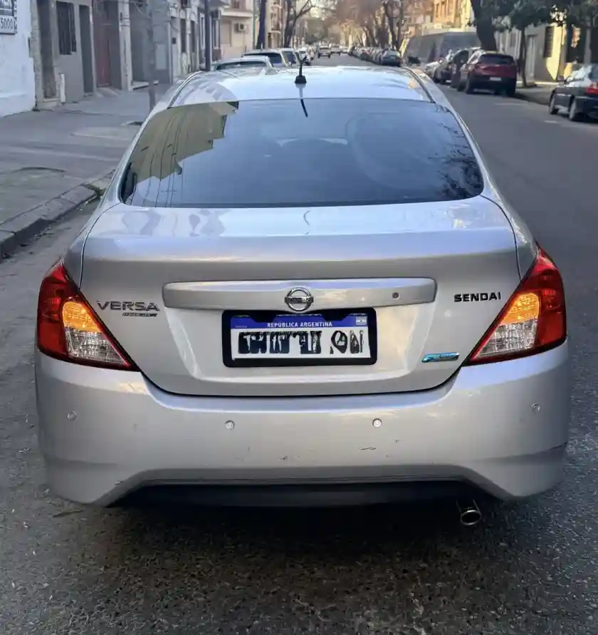 Nissan Versa 1.6 Sense Mt 2016 - foto 3
