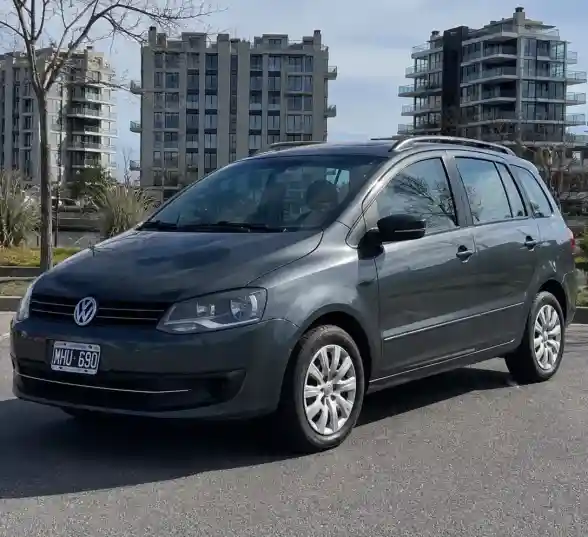 Volkswagen Suran 1.6 Comfortline 101Cv 11A 2011 - foto 1