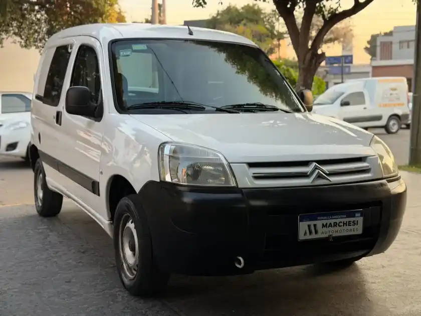Citroën Berlingo Furgon 1.6 Hdi 92 Bussines 2017 - foto 2