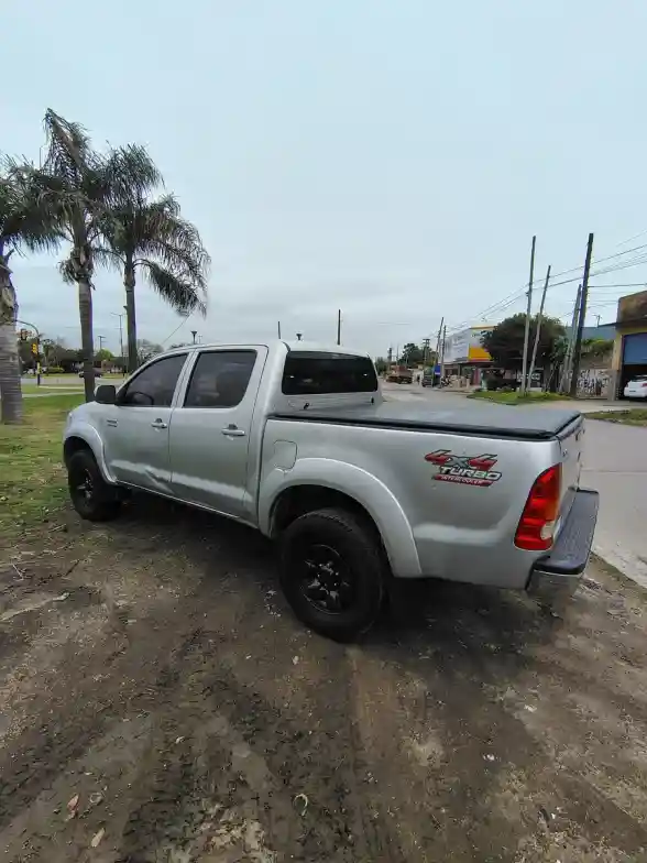 Toyota Hilux 3.0 D/Cab 4X4 Sr 2009 - foto 3