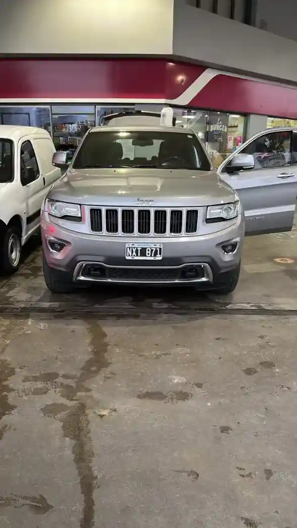Jeep Grand Cherokee 3.6 Limited 286Hp Atx 2013 - foto 2