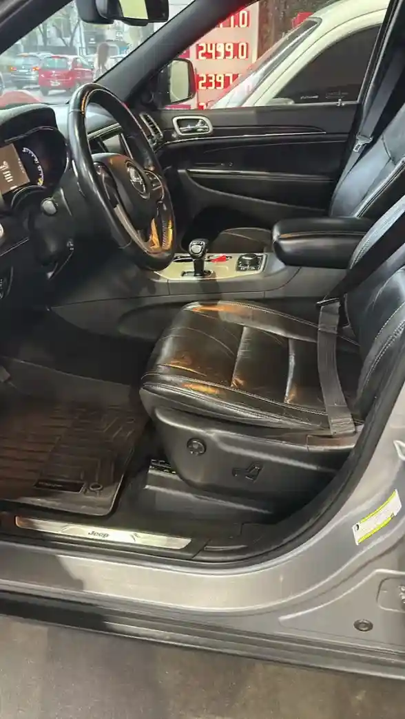 Jeep Grand Cherokee 3.6 Limited 286Hp Atx 2013 - foto 3