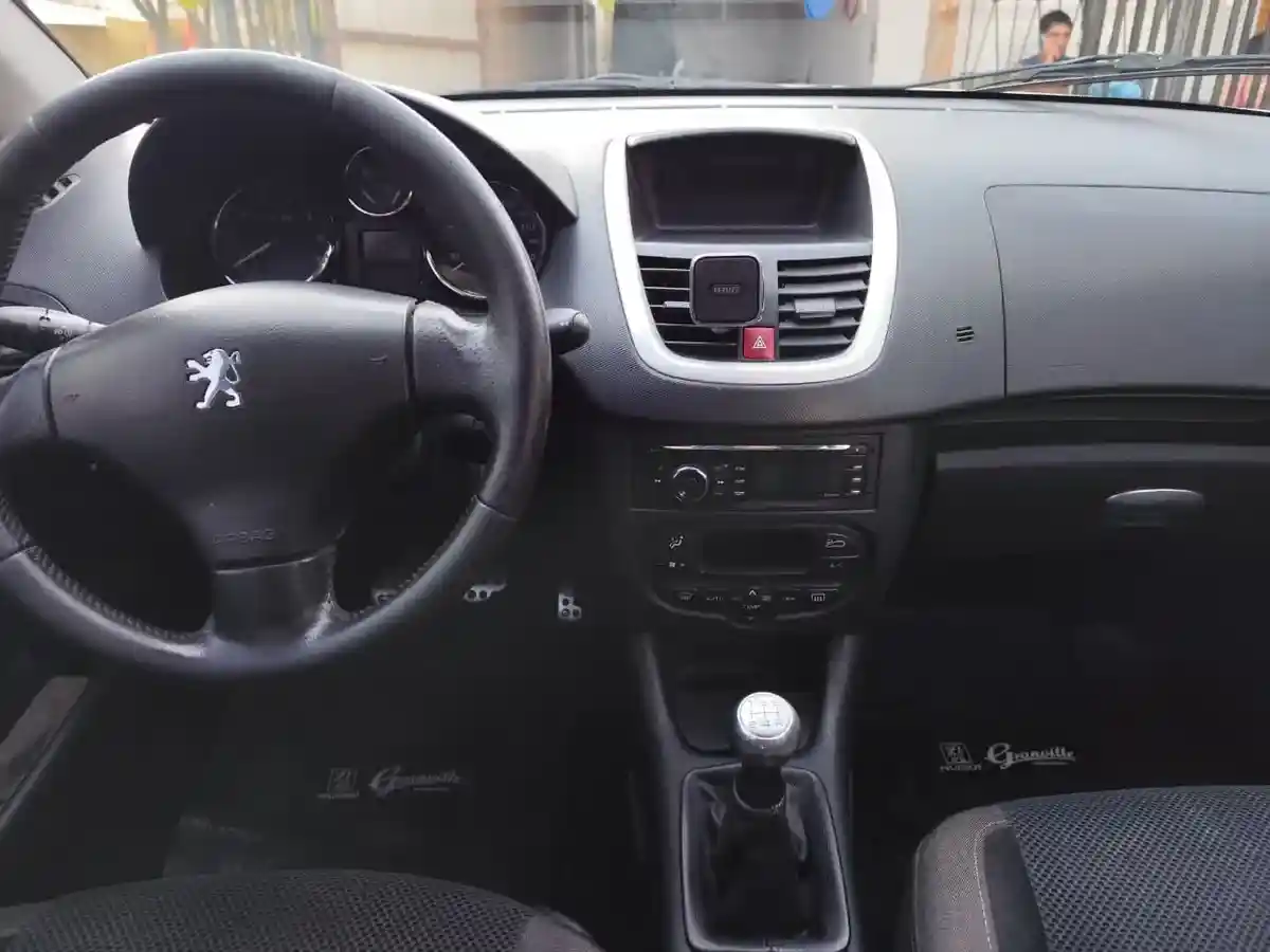 Peugeot 207 Compact 1.6 Xt 2011 - foto 5