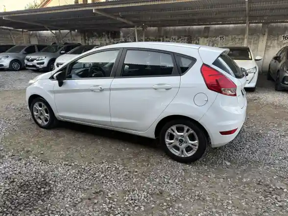 Ford Fiesta Kinetic 1.6 S Plus 120Cv 2015 - foto 5