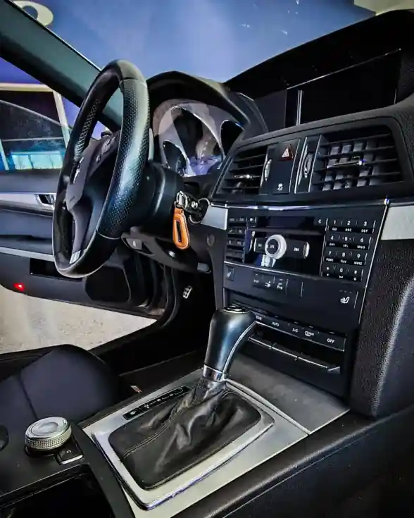 Mercedes-Benz Clase E 3.5 Coupe E350 Sport 2010 - foto 3
