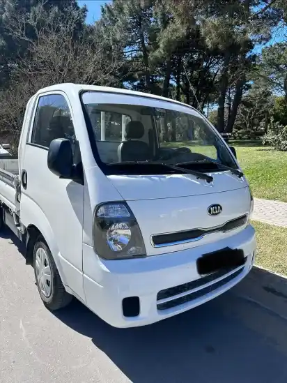 Kia K2500 2.5 Caja 2018 - foto 2