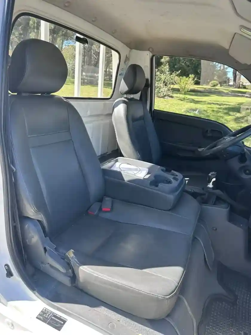 Kia K2500 2.5 Caja 2018 - foto 5