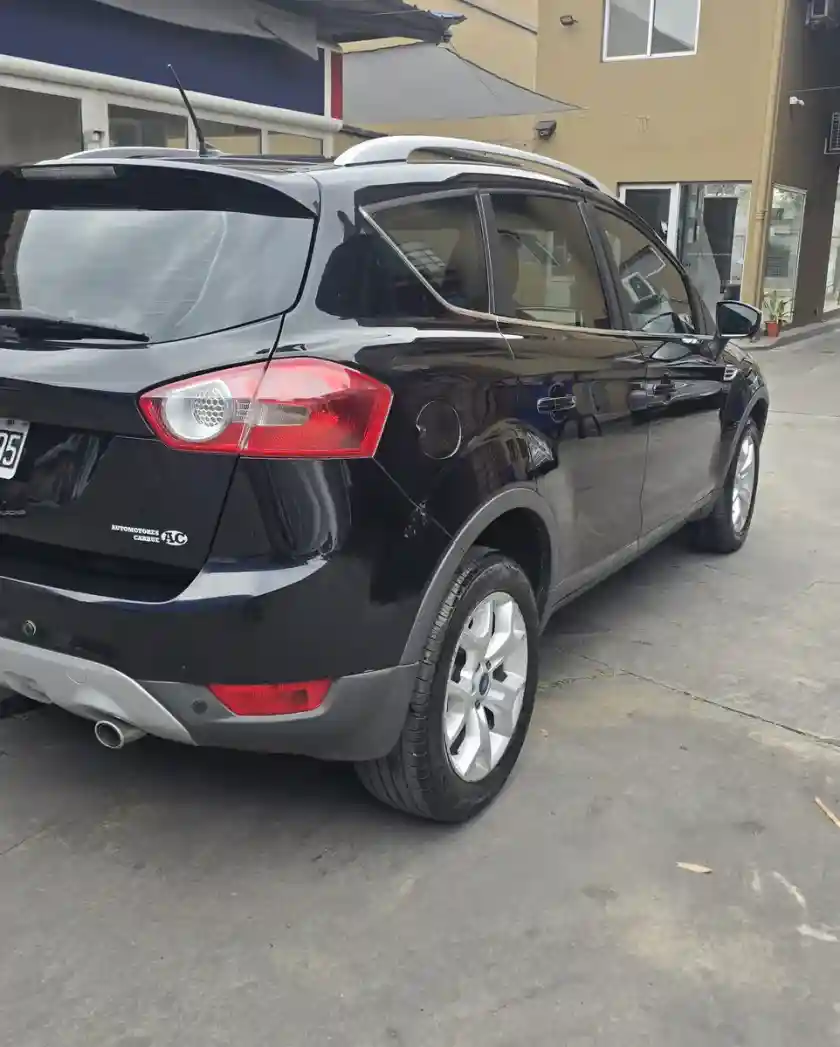 Ford Kuga 2.5 Titanium At 4X4 (Ku03) 2010 - foto 3