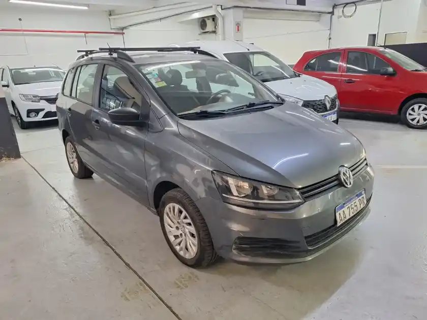Volkswagen Suran Confortline 1.6 2016 - foto 1