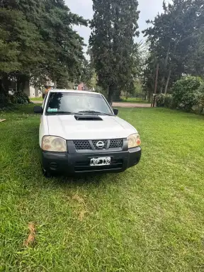 Nissan Np300 2.5 Cabina Doble 133Cv 4X2 2011 - foto 2