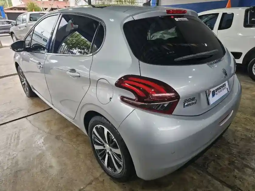 Peugeot 208 1.6 Allure Plus Hdi 2018 - foto 4