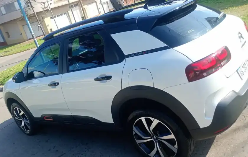 Citroën C4 Cactus 1.6 Vti 115 Feel Pack Plus Bitono At6 2023 - foto 1