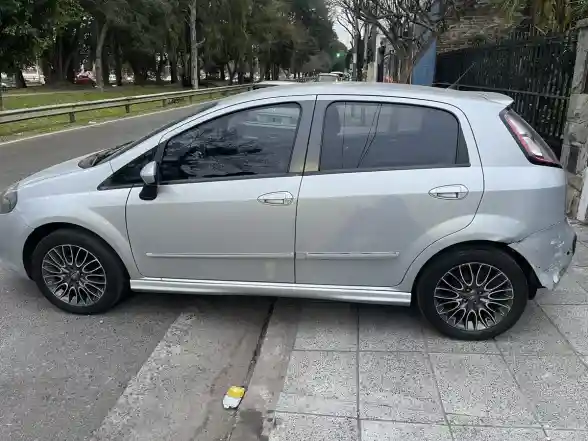 Fiat Punto 1.6 Sporting 2013 - foto 1