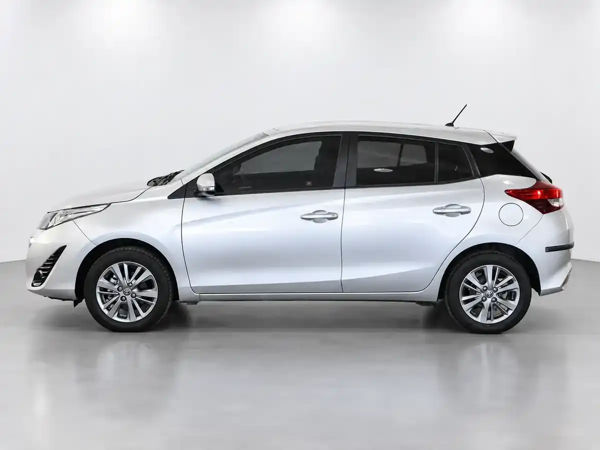 Toyota Yaris 1.5 5 Ptas Xls Cvt L/20 2021 - foto 3