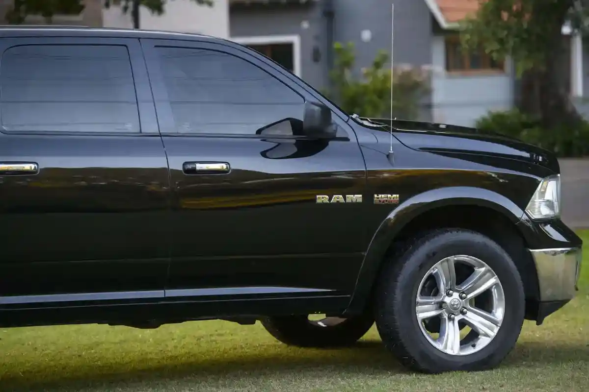 Ram 1500 5.7 Laramie Atx V8 2018 - foto 5