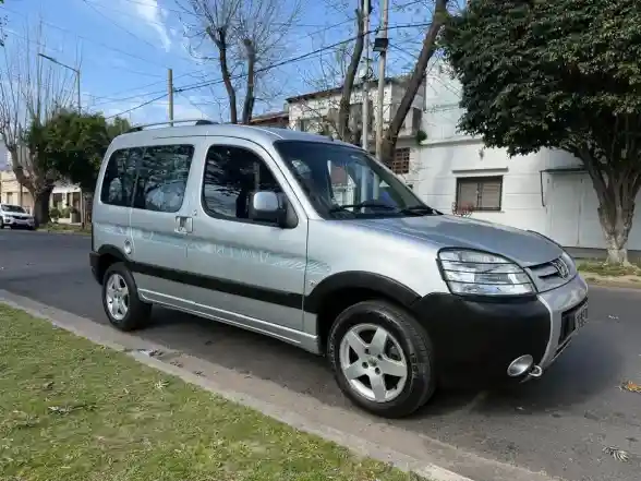 Peugeot Partner Patagónica 1.6 Hdi Vtc Plus 2016 - foto 5