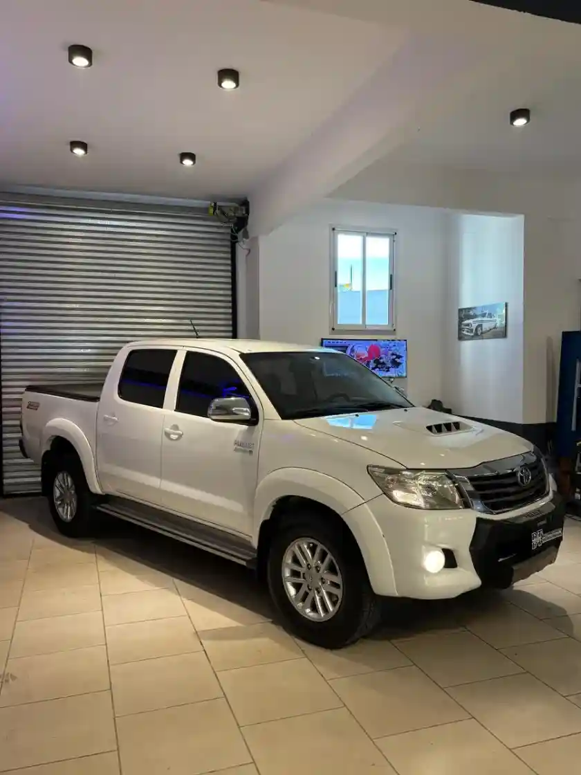 Toyota Hilux Pick-Up 3.0 Cd Srv I 171Cv 4X2 2012 - foto 2