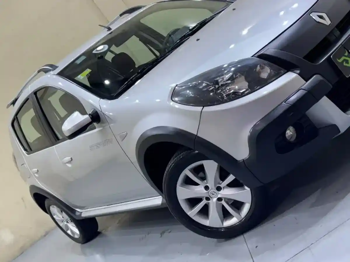 Renault Sandero Stepway 1.6 Confort 105Cv 2014 - foto 3