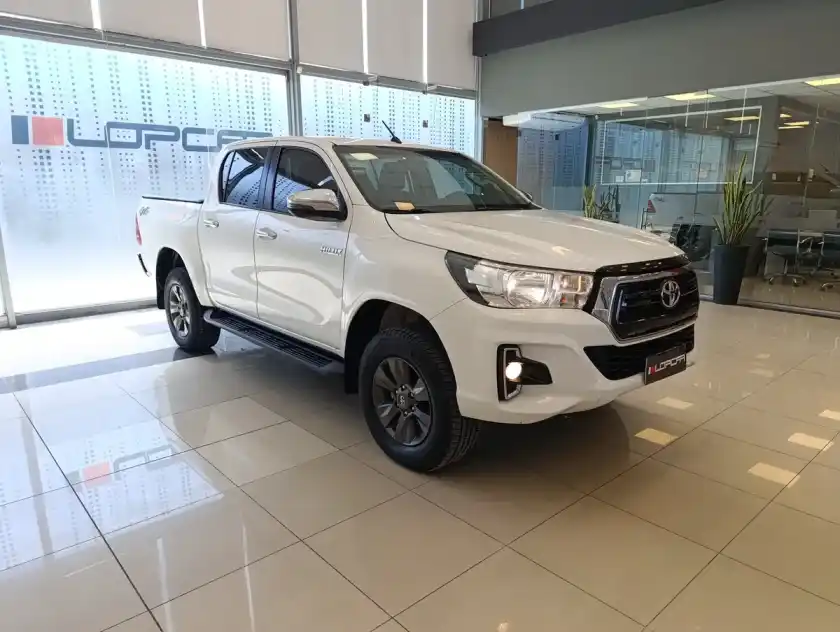 Toyota Hilux Pick-Up 2.8 Cd Sr 177Cv 4X4 2020 - foto 1