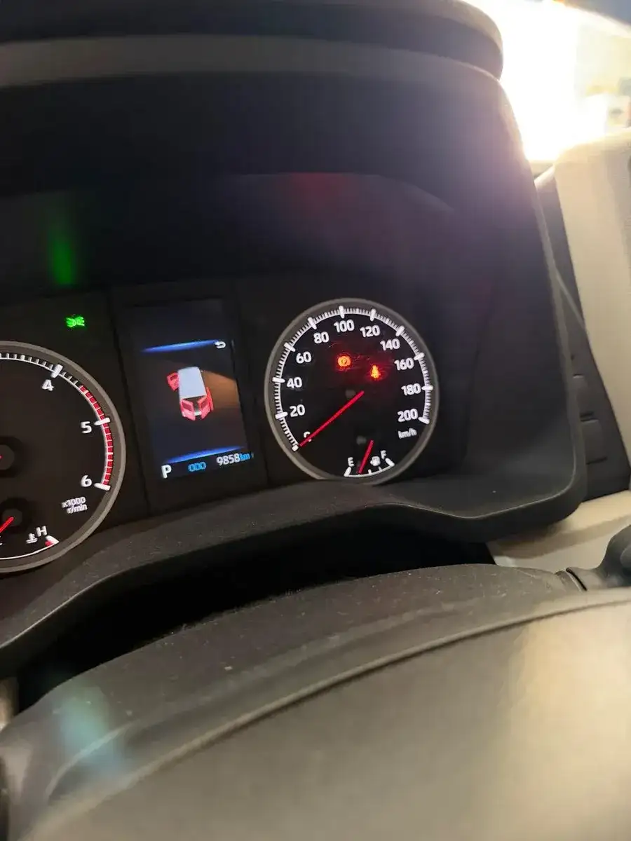 Toyota Hiace 2.8 Tdi Furgón 6At L2H2 3A 5P 2025 - foto 3