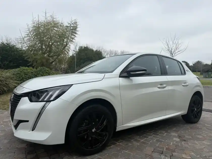Peugeot 208 1.6 Style Tiptronic 2023 - foto 2