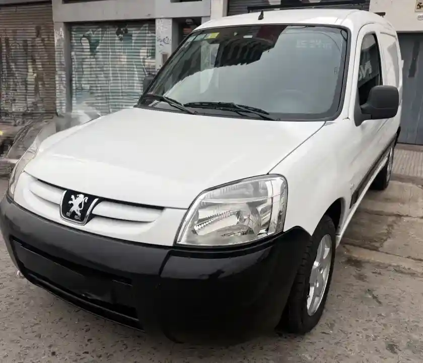Peugeot Partner 1.6 Furgon Confort 5As 2018 - foto 1