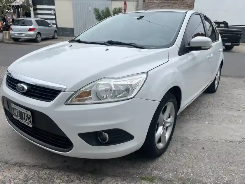 Ford Focus 2 1.6 Trend Sigma 2011 - foto 1