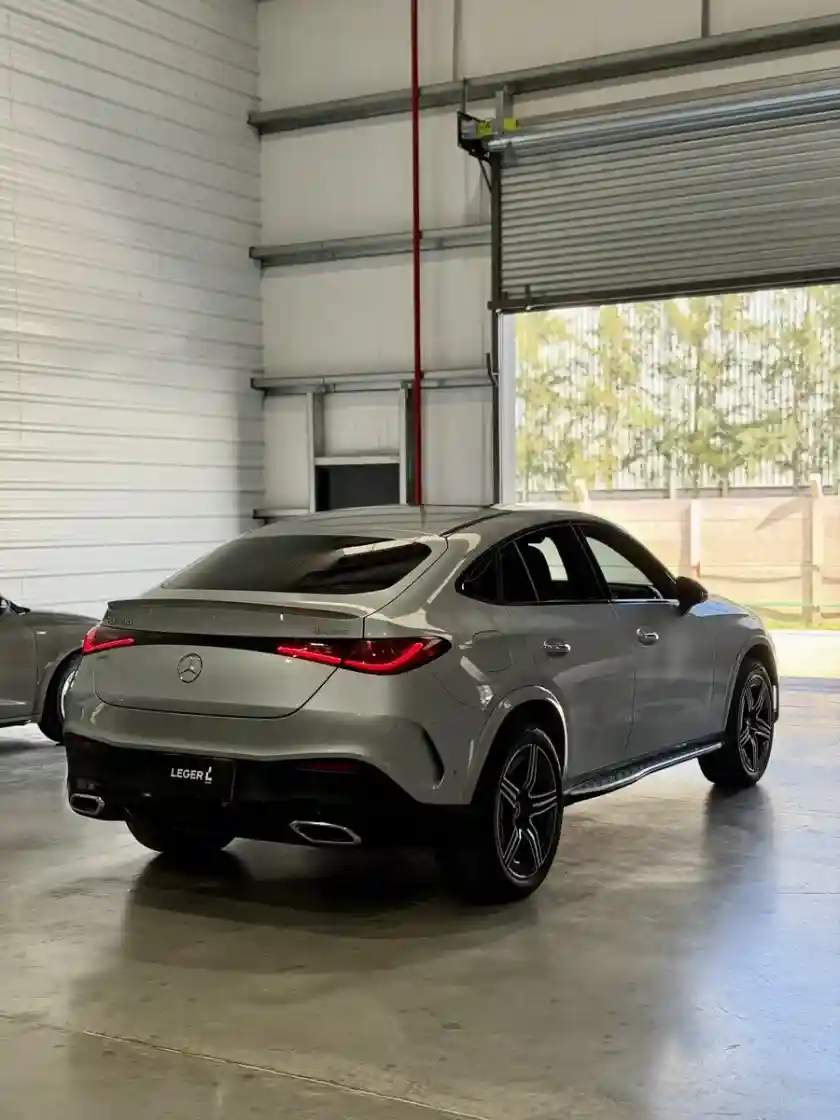 Mercedes-Benz Clase Glc 2.0 Glc300 Amg 4Matic Coupe At 2025 - foto 4