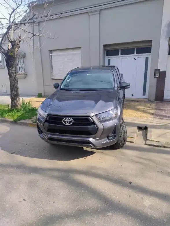 Toyota Hilux Pick-Up Sr 2.8 Cd Sr 204Cv 4X4 At 2025 - foto 2