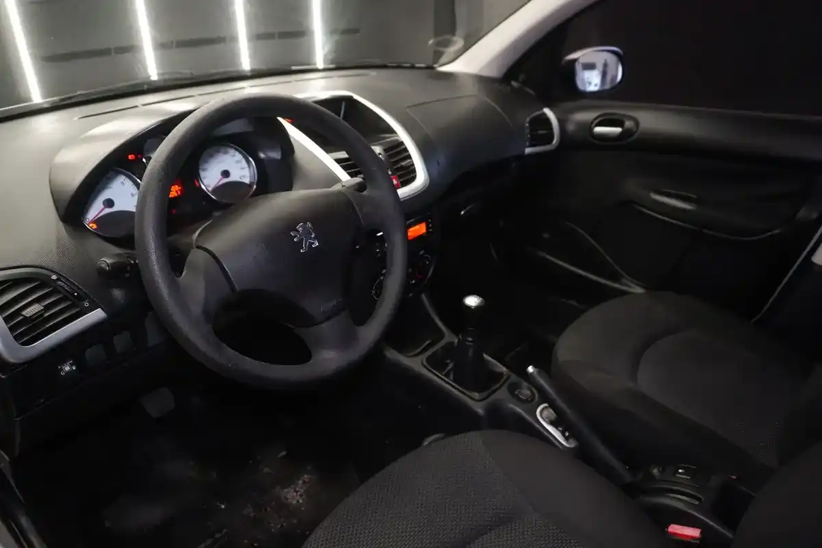 Peugeot 207 1.4 4 P Xs/Allure 2013 - foto 5