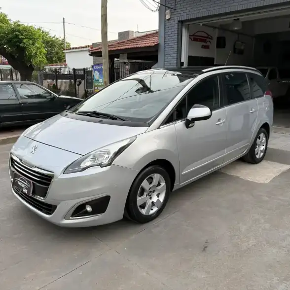 Peugeot 5008 1.6 Feline 2017 - foto 1