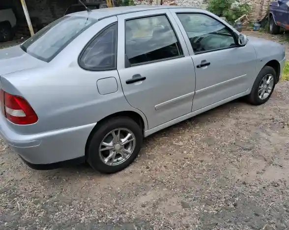 Volkswagen Polo Classic 1.9 Sd Format 302 2008 - foto 5