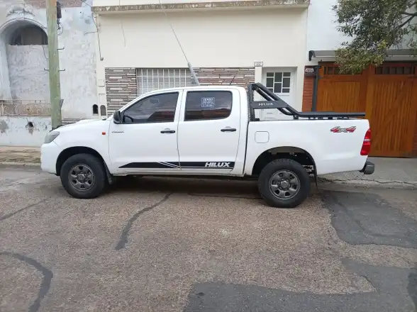 Toyota Hilux Pick-Up 2.5 Cd Dx Pack 120Cv 4X4 - C3 2015 - foto 3
