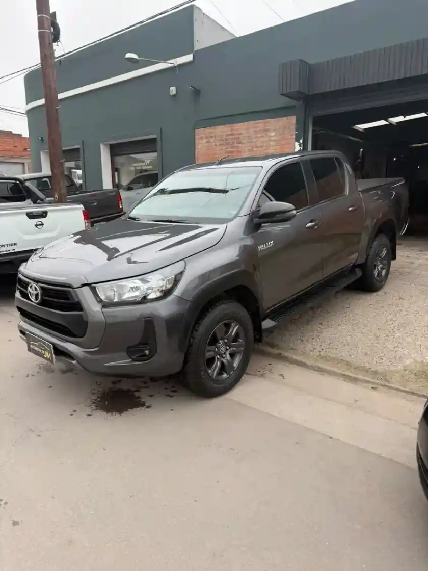 Toyota Hilux Pick-Up 2.4 Cd Sr 150Cv 4X2 2024 - foto 1