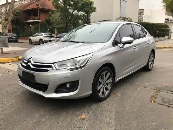 Citroën C4 Lounge 1.6 Thp 165 Feel Pack 10 Años 2018 - foto 2