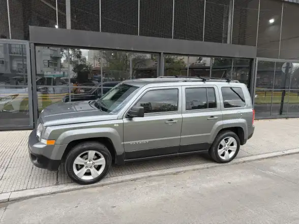 Jeep Patriot 2.4 Sport 4X4 170Cv Atx 2013 - foto 1