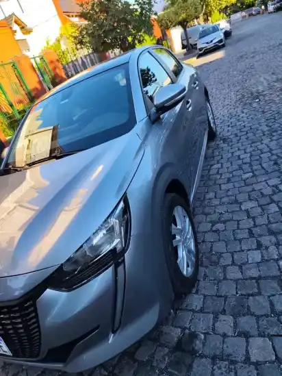 Peugeot 208 1.6 Active Tiptronic 2022 - foto 3