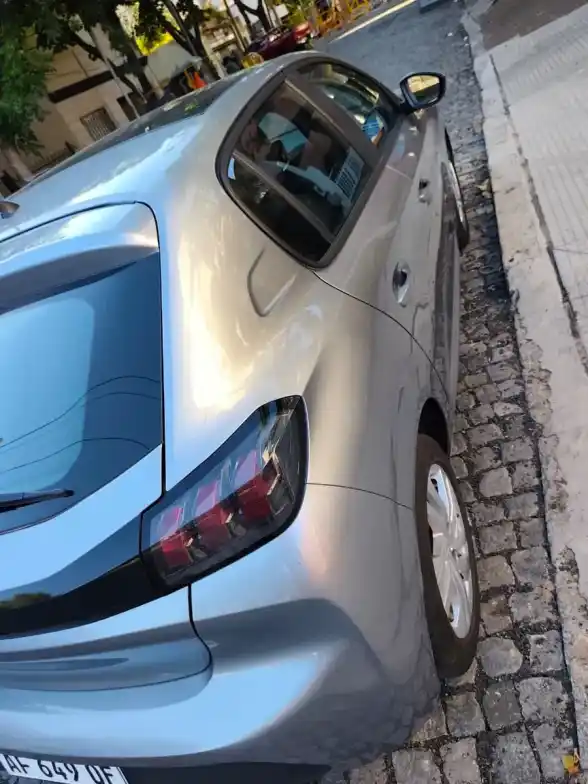Peugeot 208 1.6 Active Tiptronic 2022 - foto 4
