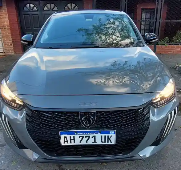 Peugeot 208 1.6 Allure Tiptronic 2025 - foto 3
