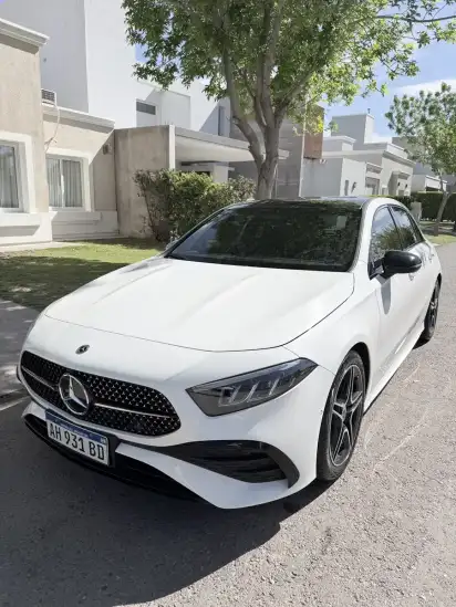 Mercedes-Benz Clase A 2.0 A250 Amg-Line 224Cv Hatch 2025 - foto 1