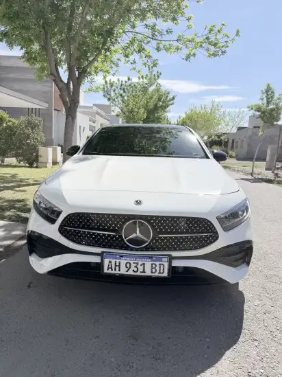 Mercedes-Benz Clase A 2.0 A250 Amg-Line 224Cv Hatch 2025 - foto 2