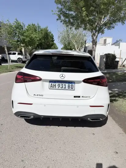 Mercedes-Benz Clase A 2.0 A250 Amg-Line 224Cv Hatch 2025 - foto 5